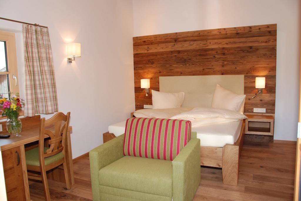 Hotel Gasthof Erbhof Anderlhof Leogang Rum bild