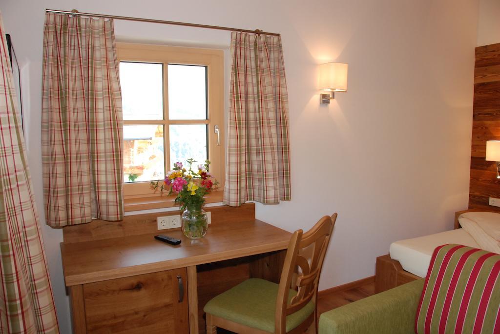 Hotel Gasthof Erbhof Anderlhof Leogang Rum bild